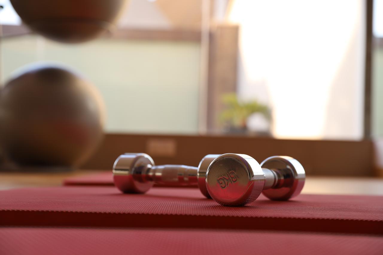 Somewhere Hotel Al Ahsa Al-Hofuf Esterno foto A 5 kg (11 lb) dumbbell