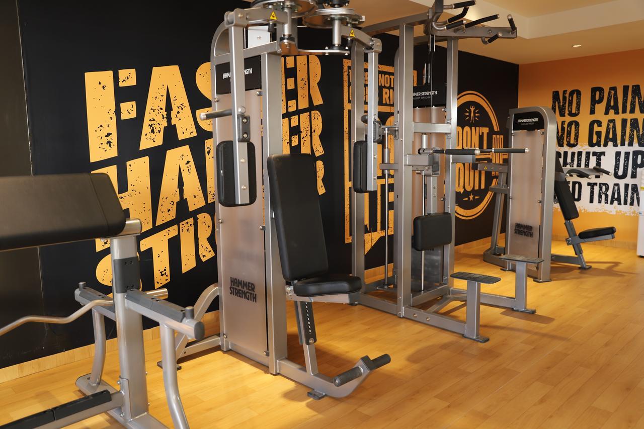 Somewhere Hotel Al Ahsa Al-Hofuf Esterno foto A typical gym