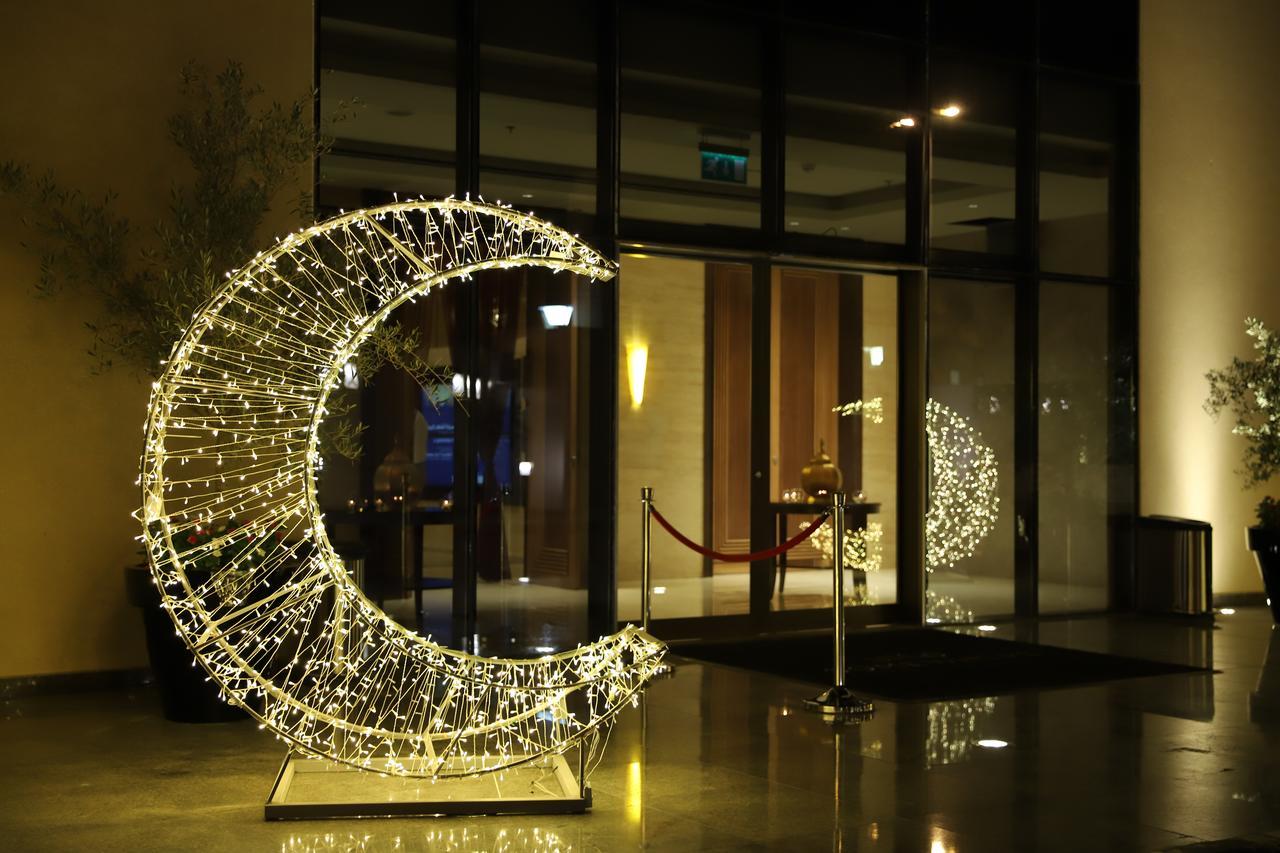Somewhere Hotel Al Ahsa Al-Hofuf Esterno foto Moon sculpture at the entrance of the hotel