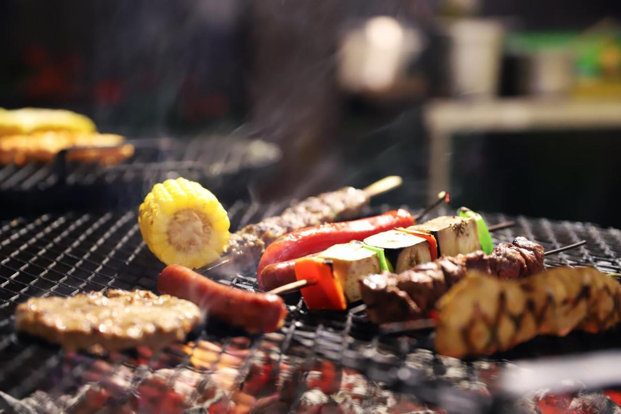 Somewhere Hotel Al Ahsa Al-Hofuf Esterno foto A vegetarian barbecue