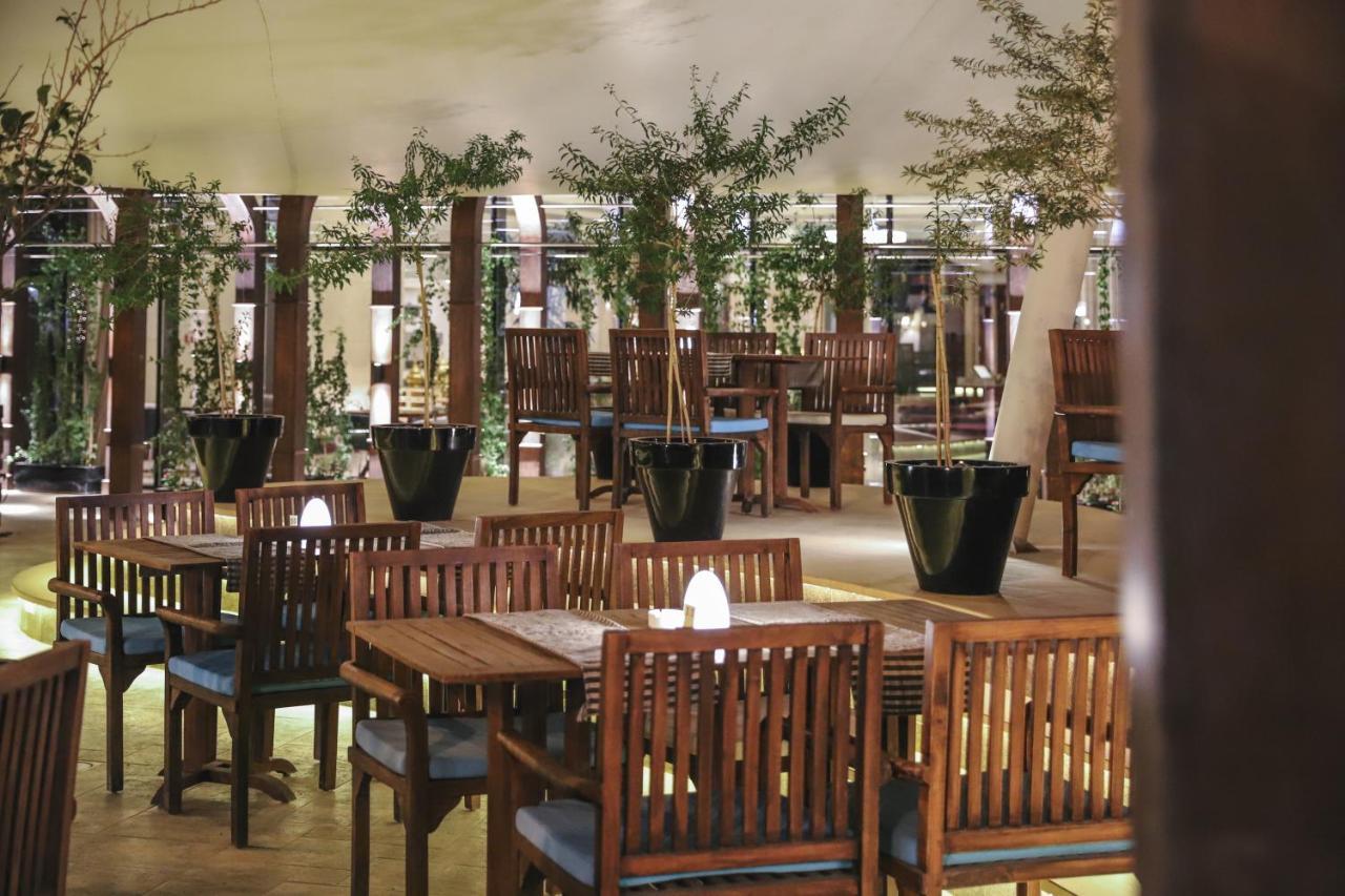 Somewhere Hotel Al Ahsa Al-Hofuf Esterno foto The restaurant