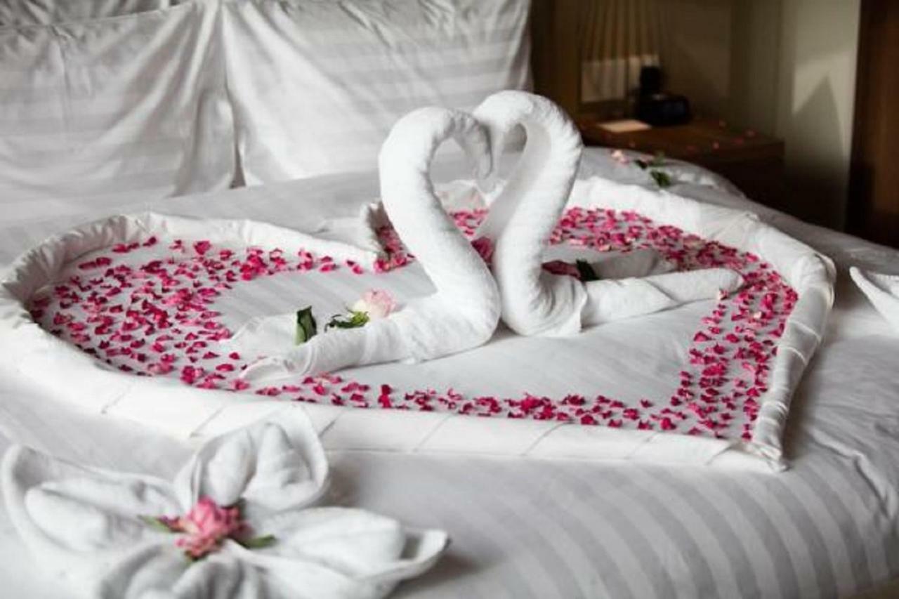 Somewhere Hotel Al Ahsa Al-Hofuf Esterno foto Honeymoon suite